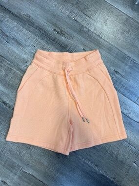 lululemon scuba sweat shorts size 2 relaxed comfy casual